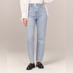Abercrombie & Fitch Curve Love Ultra High Rise Ankle Straight Jean (Light)